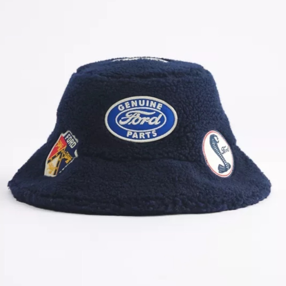 NWOT Urban Outfitters American Needle Ford Patch Fleece Bucket Hat